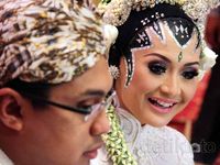 Eddies Adelia Resmi Menikah