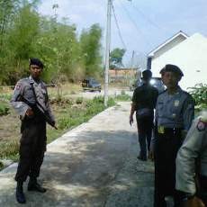 Rumah Terduga Teroris di Madiun Dijaga Ketat 