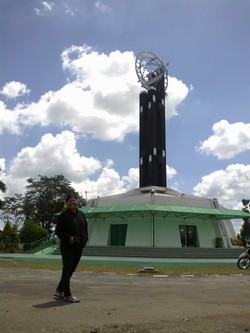 Tugu Khatulistiwa pontianak