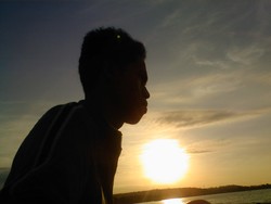 Indahnya matahari terbenam dikota kelahiranku