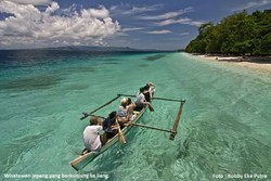 Liang, Satu Lagi Pantai Manise di Ambon