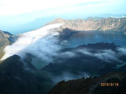 Eksotisme Tanpa Batas dari Puncak Rinjani