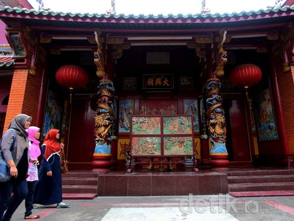 Merah Menyala Vihara Bandar Lampung
