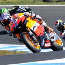 Pedrosa KO, Stoner Menang, Lorenzo Juara Dunia