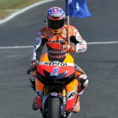 Stoner Berpisah dengan Manis dengan Publik Phillip Island