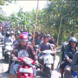 Lampung Selatan Kembali Memanas, Ribuan Orang Kepung Desa Balinuraga