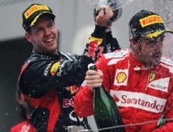 Vettel Menang Lagi, Alonso Tetap Membuntuti