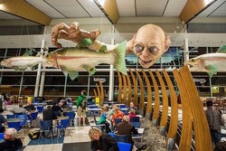 Wow! Ada Monster Gollum Raksasa di Bandara Selandia Baru