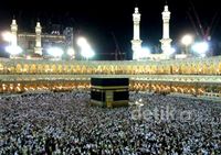 Jamaah Haji Berpamitan ke Kabah