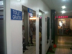 Bos KAI: Semua Toilet di Stasiun Gratis!