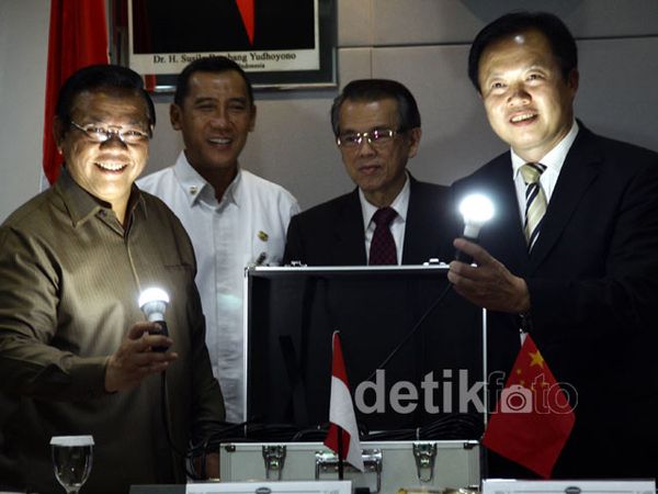 Indonesia Terima Hibah 1000 Solar Panel