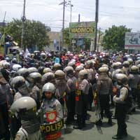 Demo Tuntut Upah Layak, Bypass Mojokerto Kembali Dikuasai Buruh