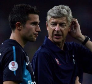 Akhir Pekan Depan Van Persie Hadapi Wenger
