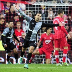 Tottenham Tembus Empat Besar