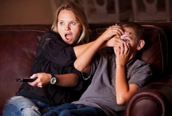 Mau Cepat Kurus Tapi Tak Kuat Lari? Nonton Saja Film Horor