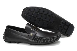 Benarkah Sepatu Sekretaris MA Merek Hermes?