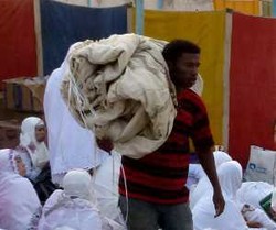 Geliat Keturunan Indonesia Meraup Real di Tanah Suci