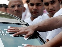 Ini Dia Raja Memegang Mobil