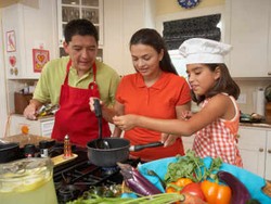 Mengajari Anak Memasak Bisa Membentuk Pola Makan Sehat