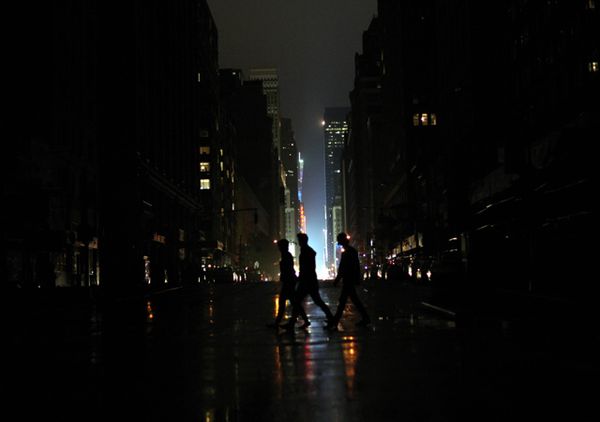 Diterjang Topan Sandy, New York Gelap Gulita