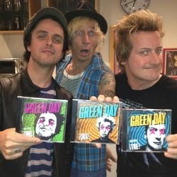 Billie Joe Direhab, Green Day Batalkan Puluhan Jadwal Konser