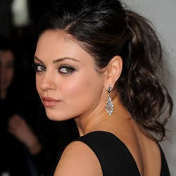 Mila Kunis Hamil Anak Ashton Kutcher?