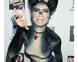 10 Kostum Halloween Heidi Klum yang Paling Heboh