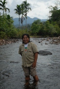 Mengenal Rakhmat Hidayat, Pengelola Warung di Belantara Sumatera