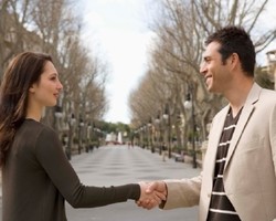 5 Hal Pertama Paling Diperhatikan Wanita Saat Kenalan dengan Pria