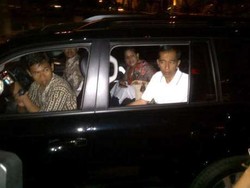  Jokowi: Kalau Ketemu Presiden, Menteri & Gubernur Pakai Land Cruiser