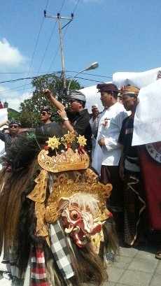 Warga Bali Gelar Aksi Damai Terkait Bentrokan di Lampung