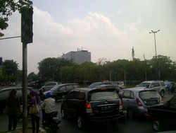 TL Perempatan Cilandak Rusak, Lalu Lintas Kacau