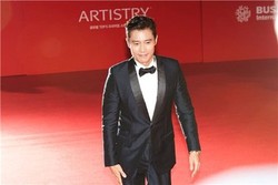 Lee Byung-hun Raih Gelar Aktor Terbaik di Grand Bell Awards 2012