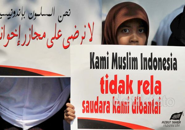 Aksi Solidaritas untuk Muslim Rohingya Aksi Solidaritas untuk Muslim Rohingya
