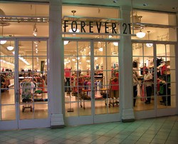 Forever21 Dituduh Eksploitasi Pekerja dengan Memberi Upah Kecil