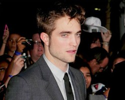 Robert Pattinson Jadi Bintang Parfum Dior Dibayar Rp 115 Miliar