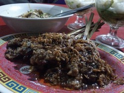 Terjebak Kelezatan Sate Kambing Bumbu Kacang