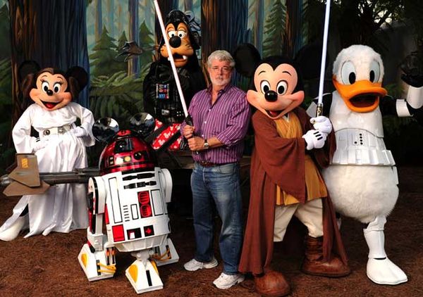 Saat Karakter Disney Memakai Kostum Star Wars