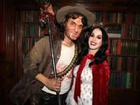 10 Gaya Pasangan Seleb Hollywood di Halloween 2012