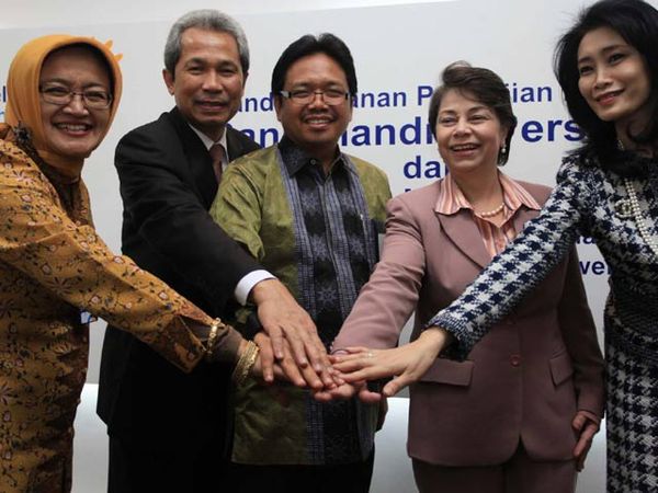 Bank Mandiri Gandeng Telkom