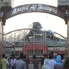 Kebakaran Meludeskan Kubah dan Atap Masjid Al Hidayah