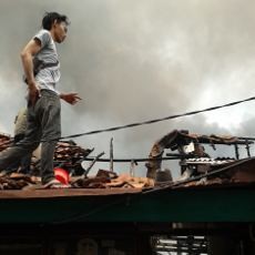 40 Rumah Hangus, Kebakaran di Cempaka Putih Belum Bisa Dipadamkan