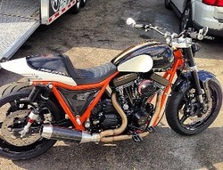 Usher Dihadiahi Motor Modif