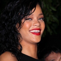 Promo Album Baru, Rihanna Tur 7 Hari 7 Konser 7 Negara