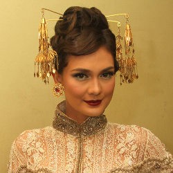 Misteri Kisah Cinta Luna Maya Pasca-Ariel 