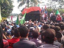 Didesak Ribuan Buruh, Gubernur Kaltim Naikkan UMP Rp 1,752 juta di 2013
