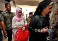 Limbad & Bernazir Datangi Polda untuk BAP