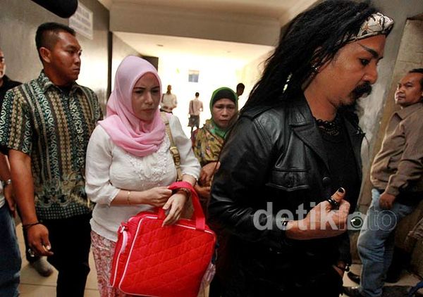 Limbad & Bernazir Datangi Polda untuk BAP