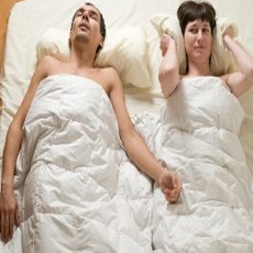 Punya Pasangan Tidur Suka Ngorok? Lakukan Ini