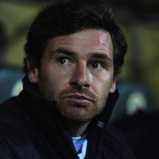 Akui Lini Belakang Tertekan, AVB Enggan Salahkan Lloris